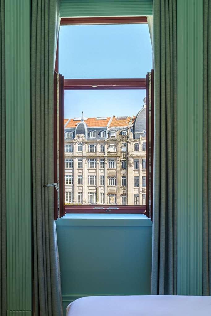פורטו The Editory Boulevard Aliados Hotel - Preferred Hotels חדר תמונה Window with curtains