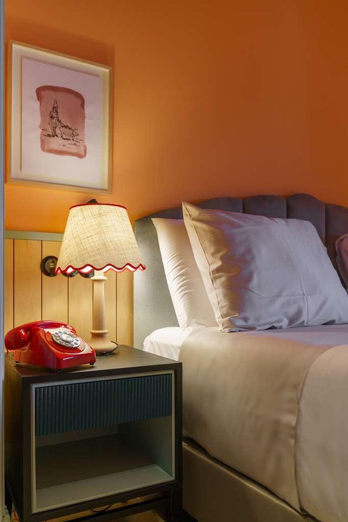 פורטו The Editory Boulevard Aliados Hotel - Preferred Hotels חדר תמונה A lampshade