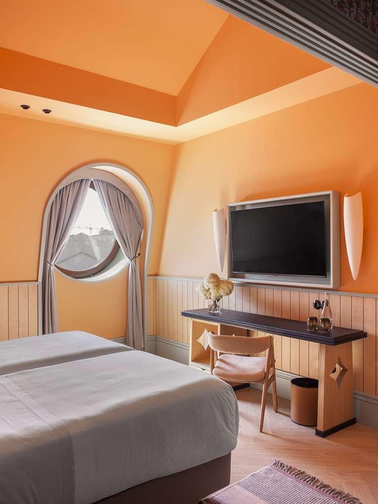 פורטו The Editory Boulevard Aliados Hotel - Preferred Hotels חדר תמונה A room at the hotel