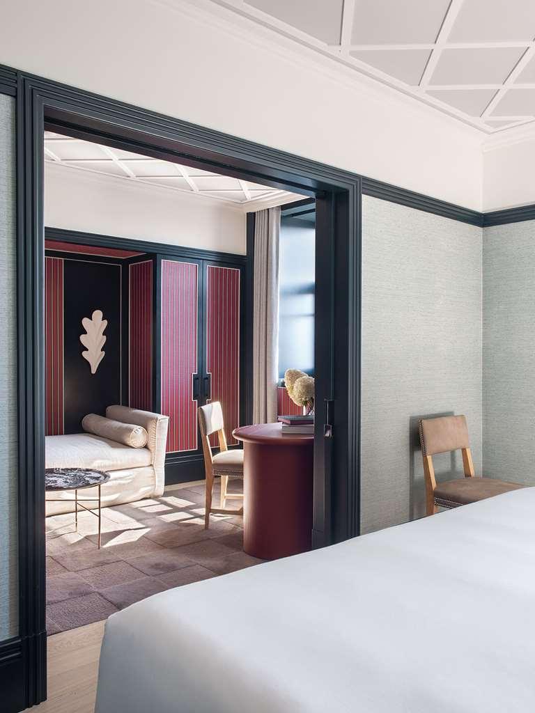 פורטו The Editory Boulevard Aliados Hotel - Preferred Hotels חדר תמונה A suite at the Mandarin Oriental, Paris